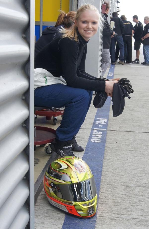 Racinglady Tina Arbinger debütiert 2013 in der ADAC Formel Masters