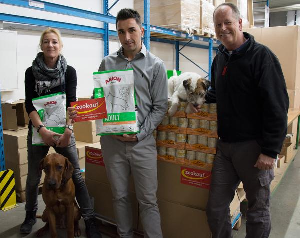 zookauf unterstützt "Schenke Liebe Aktion zu Weihnachten" des Tierschutz-Shop: Jetzt Spenden und Tieren in Not