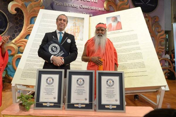 Drei weitere Guinness Weltrekorde für Sri Ganapathy Sachchidananda Swamiji