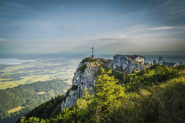 Holzgeister und Höhenluft: Die Chiemgauer Gipfel locken