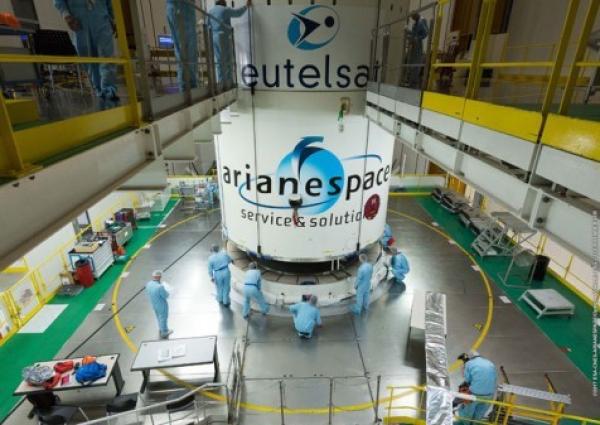 Eutelsat unterzeichnet mit Arianspace langfristiges Serviceabkommen für Satellitenstarts 