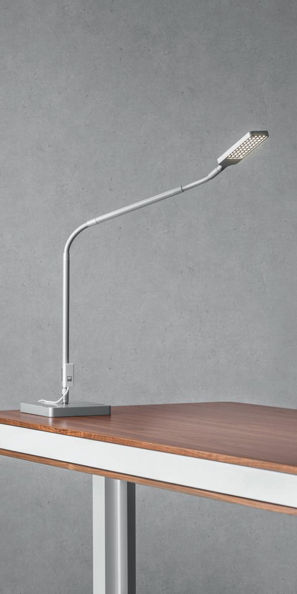 LED-Standleuchte moll L7 in minimalistischem Design - ein Highlight nicht nur im private office