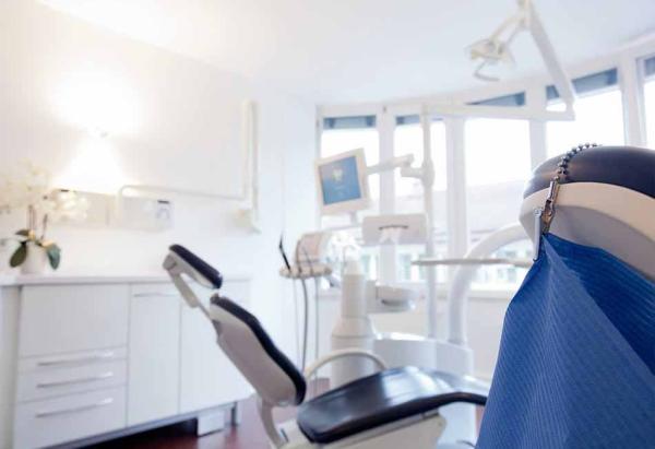 Dr. Jungbluth - moderne und leistungsfähige Zahnarztpraxis am Starnberger See