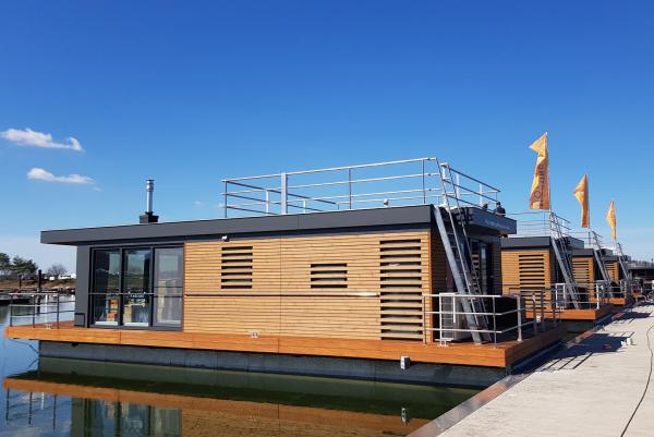Projektabschluss: Schwimmende Ferienhäuser am Brombachsee im Fränkischen Seenland