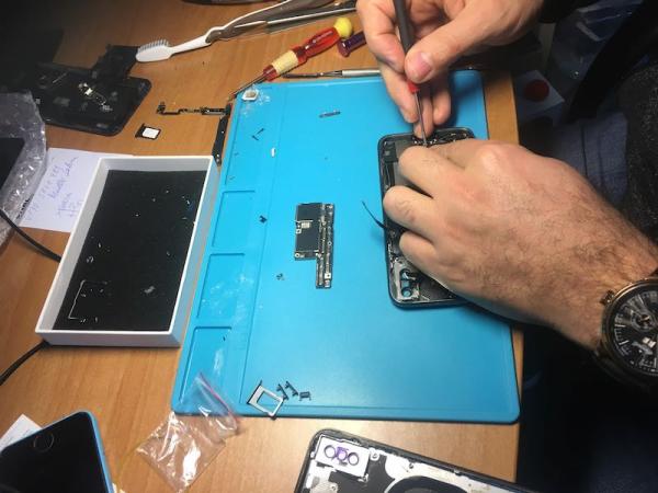 Smartphone-Reparaturgeschäft Karlsruhe: Reparaturen von Smartphones und Handys jeder Art