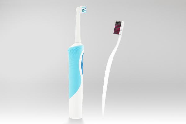 Handzahnbürste gegen elektrische Zahnbürste - welche ist besser?