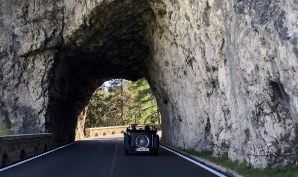 Ab in die Berge - Cabrio tour Dolomites - Lake Garda /// Herbst 2021