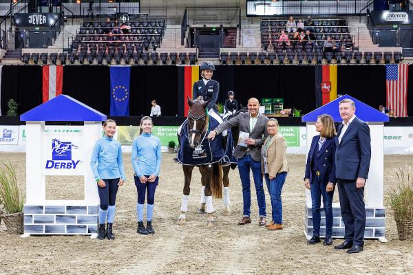 Reitmeisterin Ingrid Klimke gewinnt Halbfinale Nord zu "Derby Stars von Morgen"