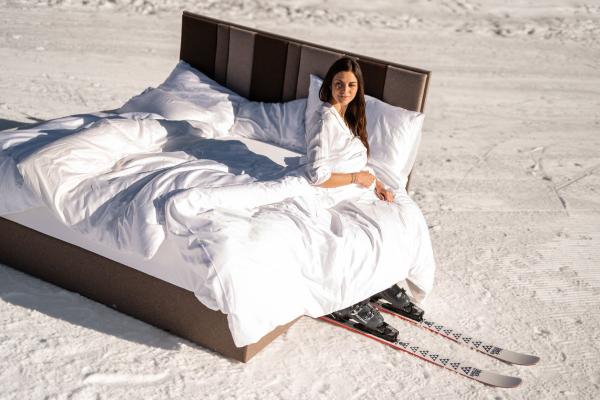 Vom Bett auf die Skipiste: Fieberbrunns neues Hotel in bester Schneelage