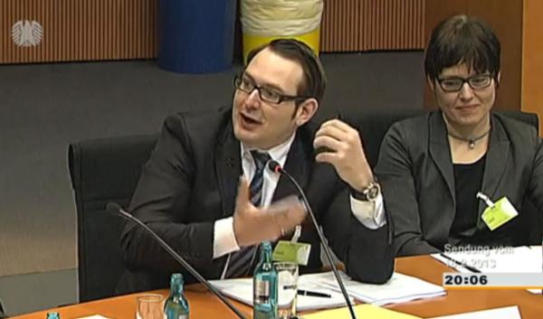 "Frauen verdienen mehr" - Frauen-Headhunter Böhnke als Sachverständiger im Bundestagsausschuss gehört