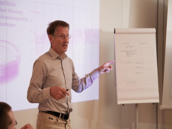 Prof. Henry Alexander im Chat - der Reproduktionsmediziner im Expertenforum auf urbia.de
