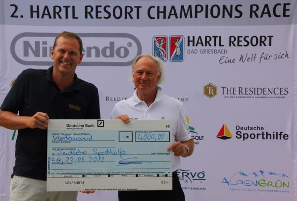 Mit Champions abschlagen und Gutes tun