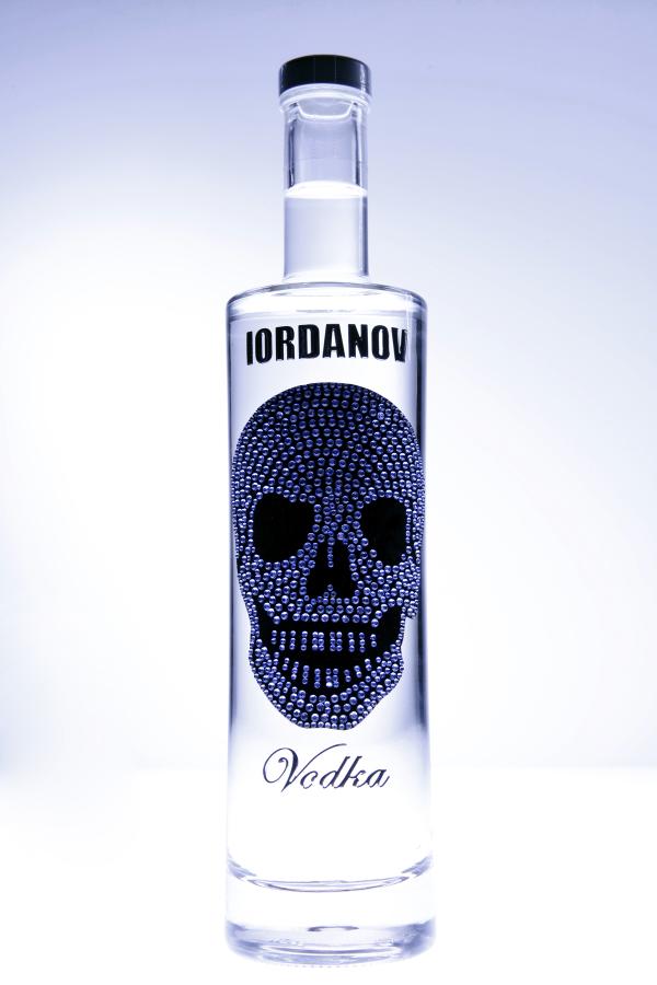 Iordanov Vodka präsentiert die neue Swarovski Crystal Skull Edition