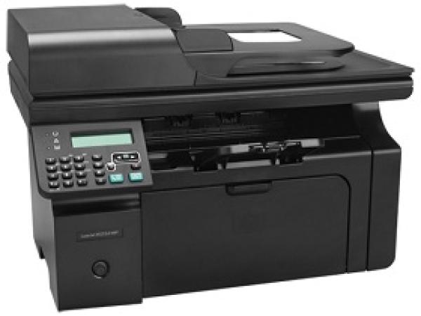Erschwinglicher Drucker für den Büroalltag, der HP LaserJet Pro M1213nf mit passendem Toner