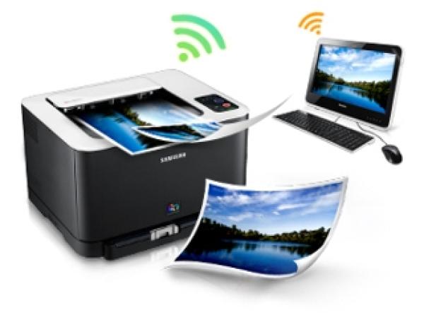 Schicker Bürobegleiter mit praktischen Eigenschaften, der Samsung CLP 325 W mit passendem Toner