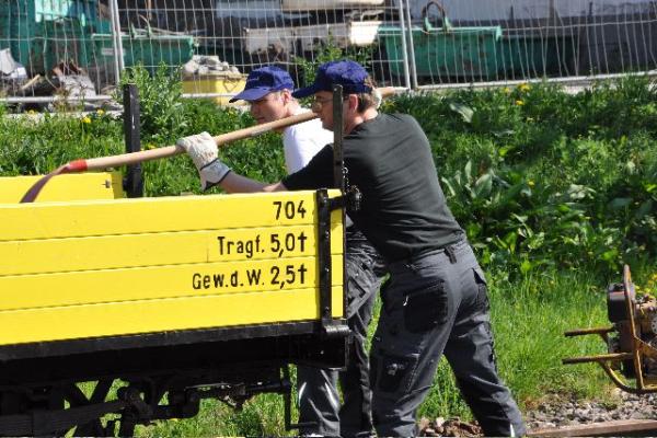 Gleisbau bei der Jagsttalbahn als Teamtraining