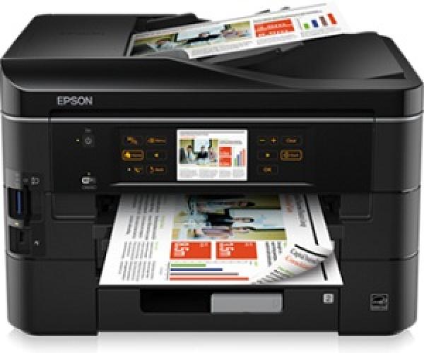 4-in-1 Drucker im Officebereich, der Epson Stylus Office BX935FWD mit den zugehörigen Tintenpatronen