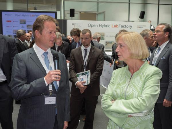 LÜTZE präsentiert im Rahmen der Innovationsallianz Green Carbody mehr Energieeffizienz im Schaltschrank.