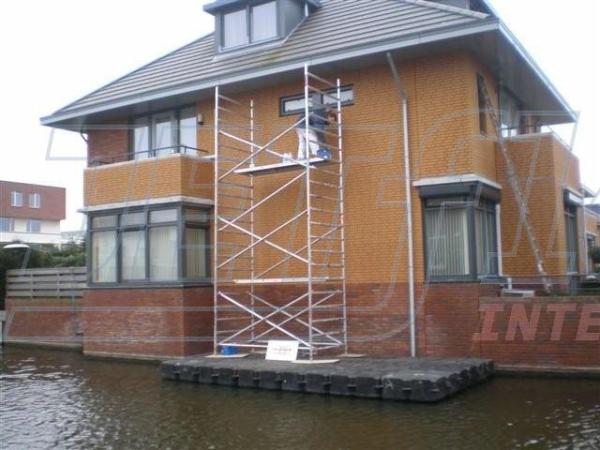 Ponton Schwimmkörper finden unterschiedliche Verwendung – von Badeinsel über Bootssteg bis zu Arbeitsplattform