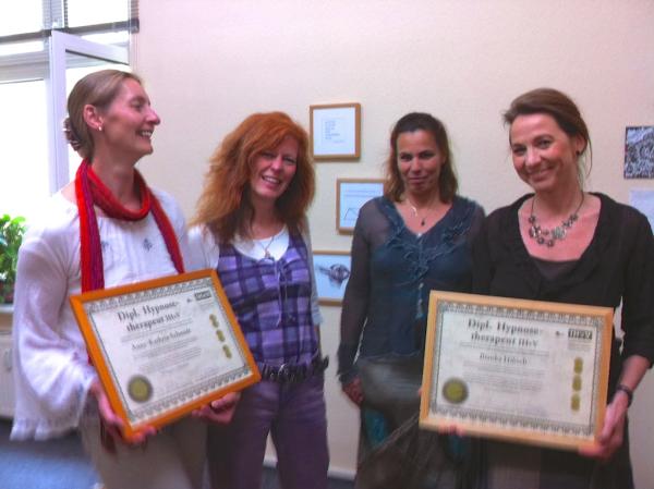 Hypnose lernen auf einer Farm in Afrika: Deutsches Hypnose Institut bildet zum Fachhypnotiseur aus