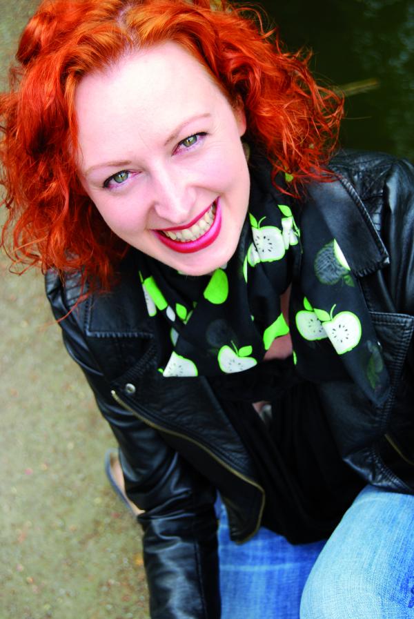 7 Fragen an Svea J. Held - die Autorin von Projekt Eieruhr