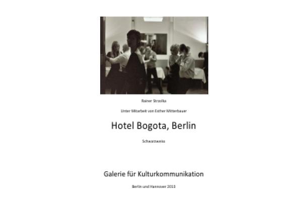 Hotel Bogota Berlin - zwei Bildbände in der Galerie für Kulturkommunikation