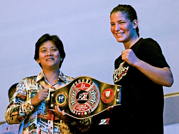 Dilara Yildiz gewinnt internationalen Z1 Muay Thai World Challange 2013 in Malaysia