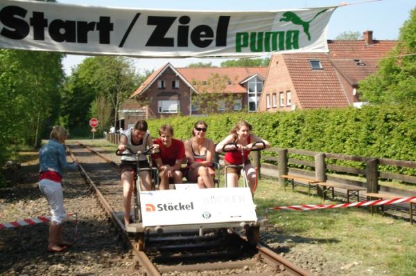 Deutsche Draisinen-Meisterschaft vom 1. bis 4. Mai 2014 im Hasetal: Strampeln und Hebeln bis die Gleise glühen