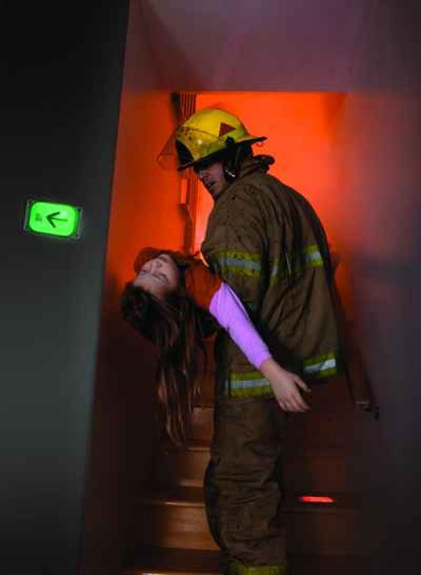 Innovative Leuchtaufkleber erhöhen die Sicherheit für Rettungskräfte in Gefahrenbereichen