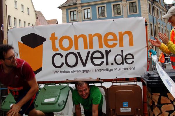 Tonnencover unterstützt den Laufsport mit lustigen Hindernissen