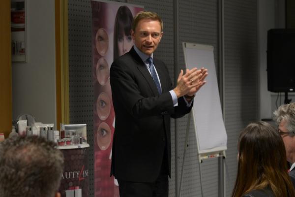 FDP-Chef Christian Lindner bei PM-International: "Anerkennung und Respekt"