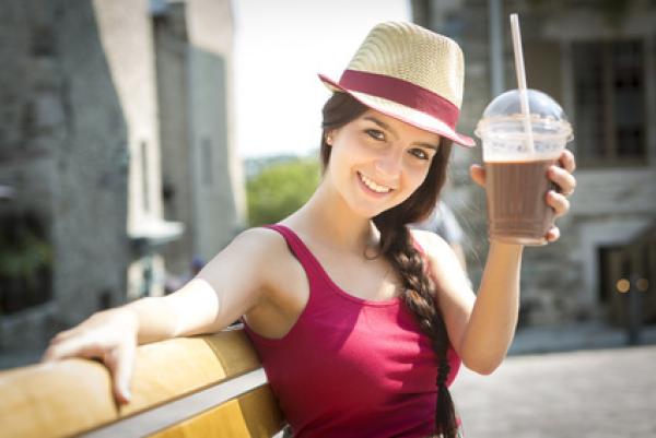 Praktische Einwegbecher für den Verkauf von Shakes, Eiskrem und Frozen Yoghurt