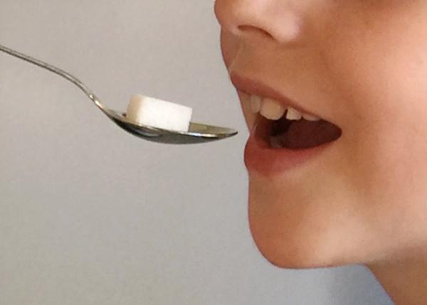 Schluckimpfung ist süß, Kinderlähmung ist grausam!