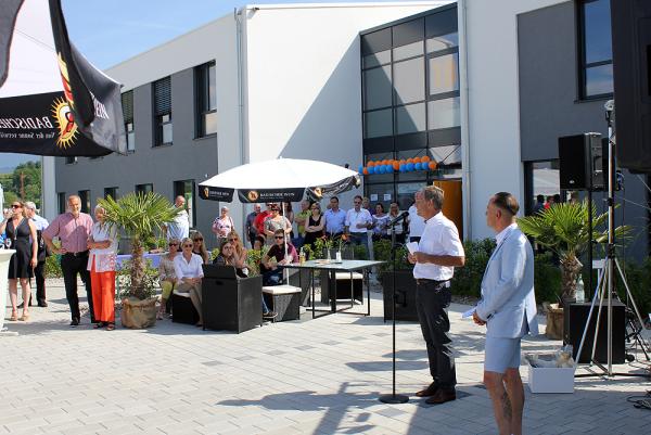 Beermann Holding GmbH feiert Einweihung des neuen Bürogebäudes in Buggingen