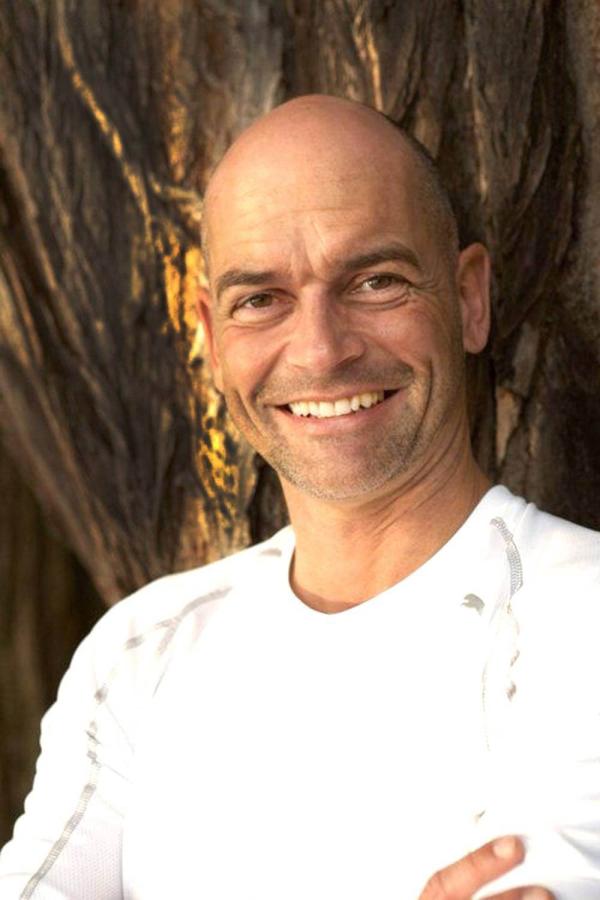 JETZT : Weg mit Rückenschmerzen, mehr Beweglichkeit in den Schultern, kraftvolle Arme und Brustmuskeln 