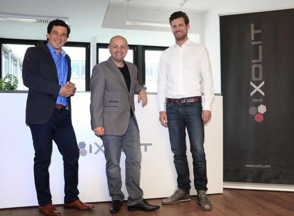 FinTech-Startup b4payment gewinnt IXOLIT als Investor