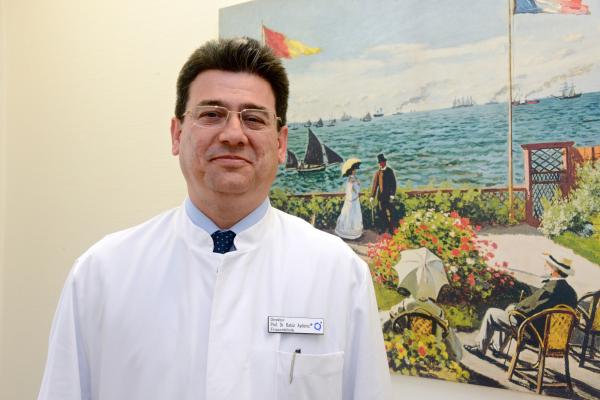 Hohe Auszeichnungen für Prof. Dr. Babür Aydeniz