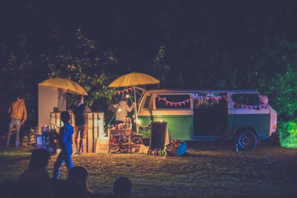 SOMMERJUNG - Das Ferienlager für Erwachsene - Eine Idee mit Herz und ohne Handy