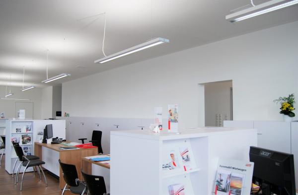 LED Beleuchtung am Arbeitsplatz steigert Leistung und Wohlbefinden, senkt Energieverbrauch und Kosten