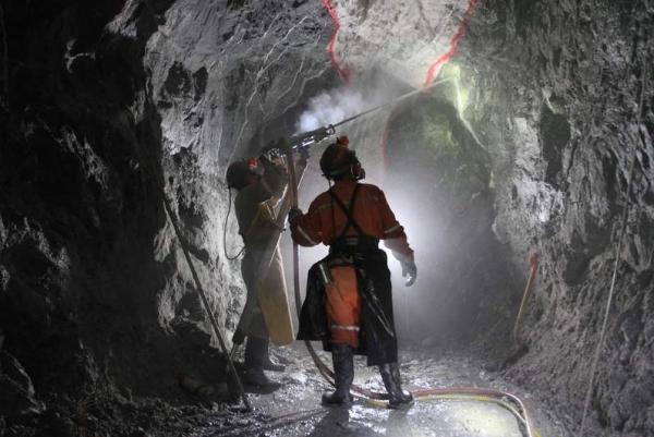 Silber und Gold glänzen