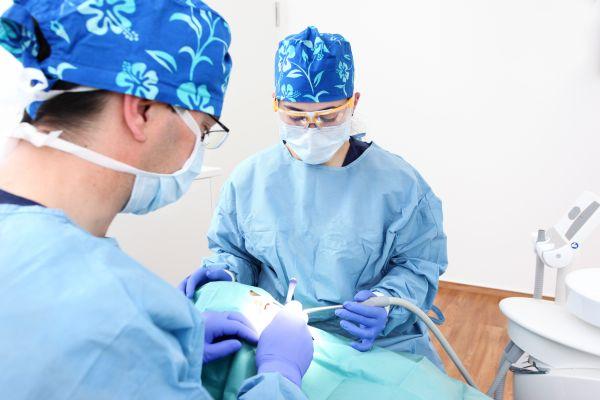 Schonende, operative Entfernung der Weisheitszähne