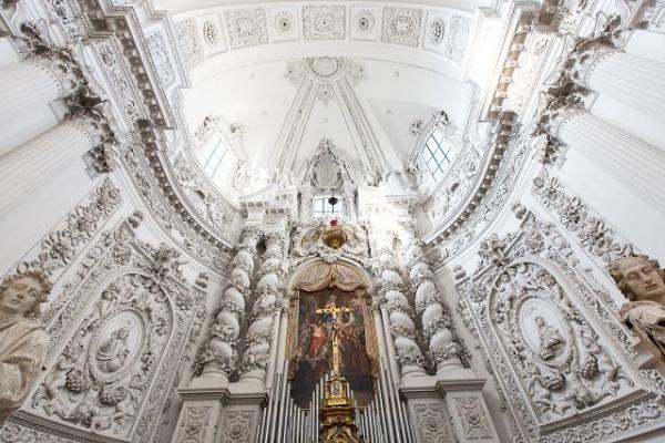 Theatinerkirche - Vortrag "Die Rennovierungsarbeiten an der Fassade" 