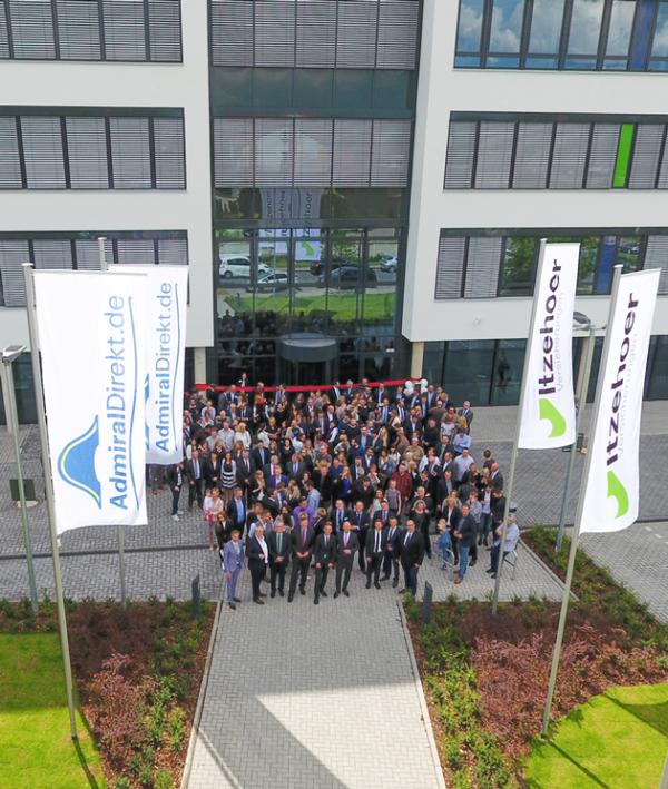 Itzehoer Versicherungen und AdmiralDirekt.de feiern mit 400 Gästen Einweihung des neuen Standorts in Köln 