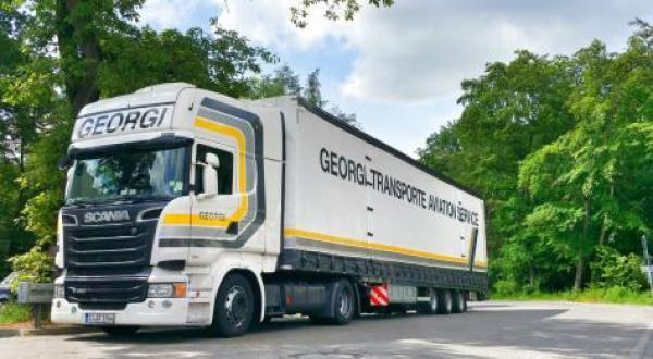 GEORGI Transporte stattet 300 Fahrzeuge mit DriverLinc+ von Astrata aus