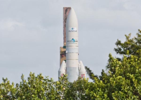 Eutelsat unterzeichnet neuen Startvertrag mit Arianespace