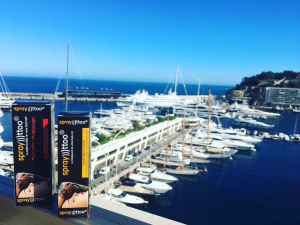 Steriles Medizinprodukt zur Wundheilung frisch tätowierter Haut und neuartiger Sonnenschutz zur Tattoo-Pflege