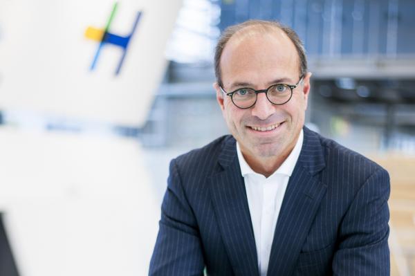 Berufung von Dr. Ulrich Hermann zum Honorarprofessor für Digitalisierung an der Allensbach Hochschule