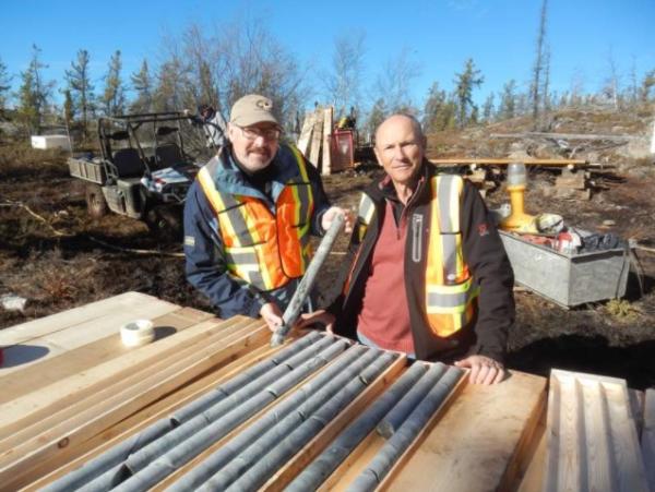 TerraX Minerals Proben bestätigen mineralisierte Zone mit 100 m Breite