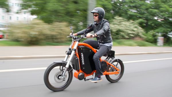 Umweltfreundlich, lautlos, rasant: Elektromotorrad mit Pedalen erstaunt Deutschland