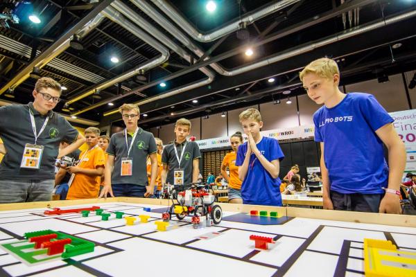 "Smart Cities" - Das Thema der World Robot Olympiad 2019